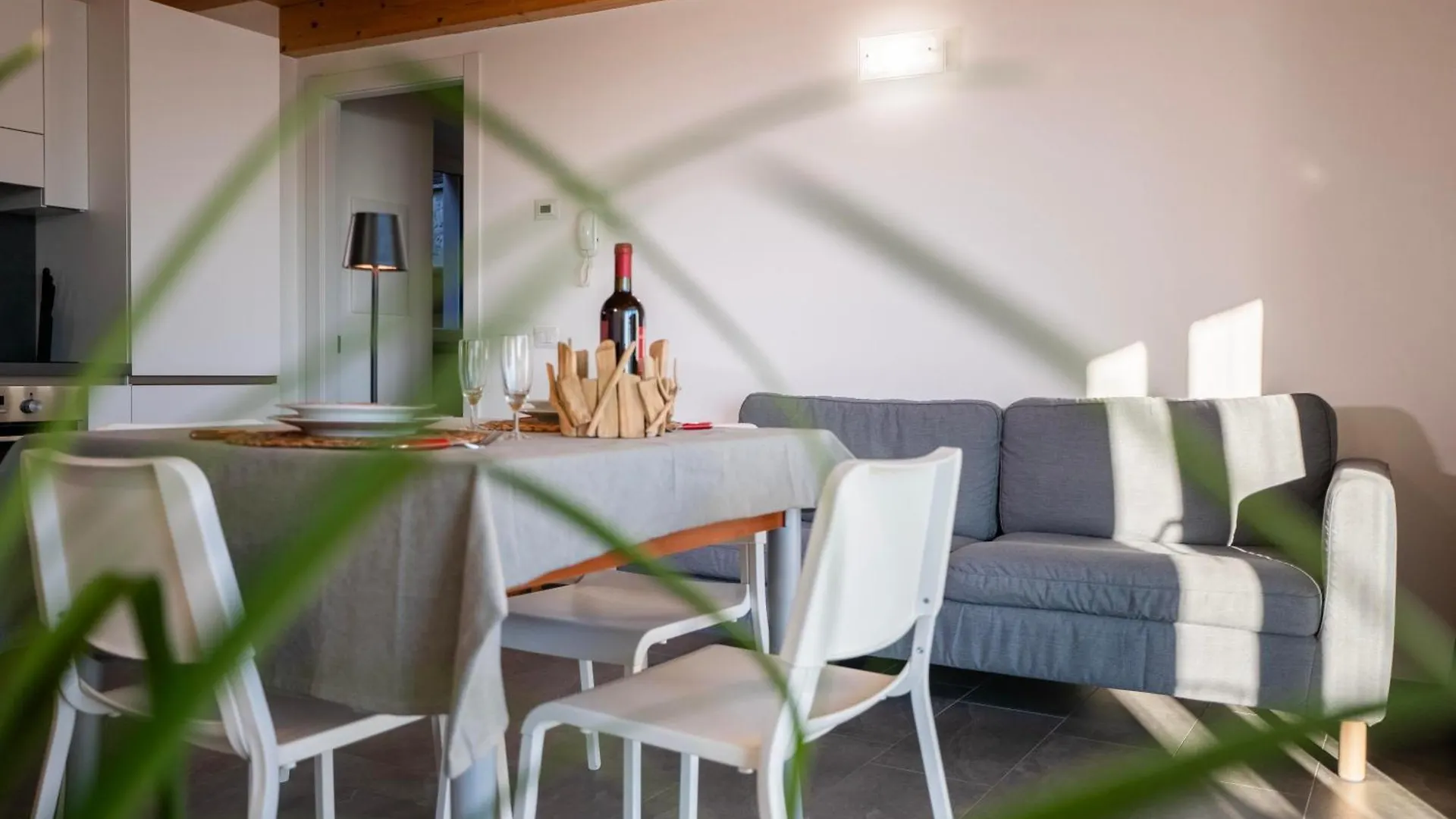 Delfina Home Terrazzo 013239-Cni-00132 contacts
